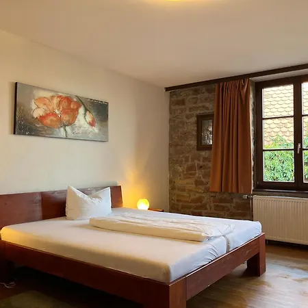 Weingaertner מלון 3*